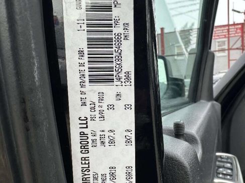 Used 2011 Jeep Liberty Limited w/ Sky's The Limit Group AWD/4WD image 32