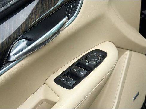 Used 2018 Cadillac XT5 AWD image 17