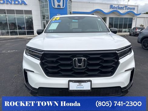 Used 2024 Honda Pilot Sport image 2