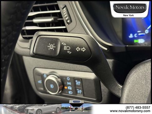 Used 2022 Ford Escape Titanium image 19