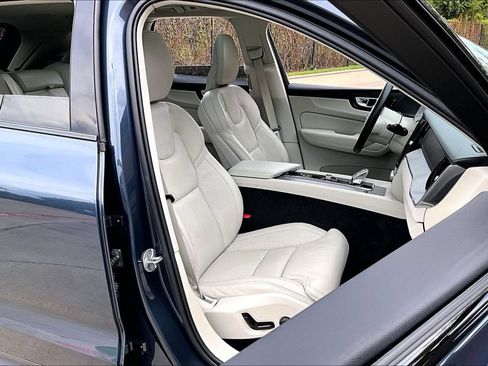 Used 2025 Volvo XC60 B5 Ultra w/ Protection Package Premier AWD/4WD image 10