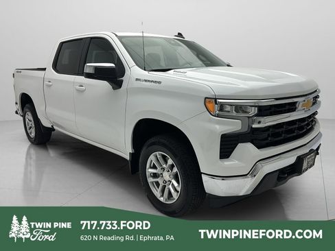 Used 2025 Chevrolet Silverado 1500 LT w/ Leather Package AWD/4WD image 1