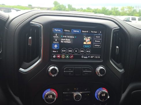 Used 2021 GMC Sierra 1500 AT4 w/ AT4 Value Package AWD/4WD image 14