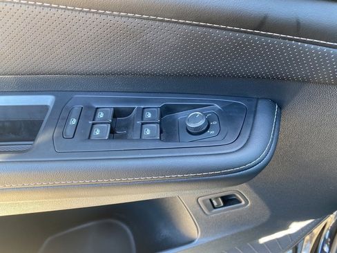 Used 2025 Volkswagen Atlas SEL image 12