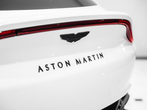 Used 2021 Aston Martin DBX AWD/4WD image 7