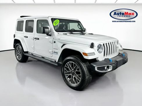 Used 2023 Jeep Wrangler Unlimited Sahara w/ Cold Weather Group AWD/4WD image 1