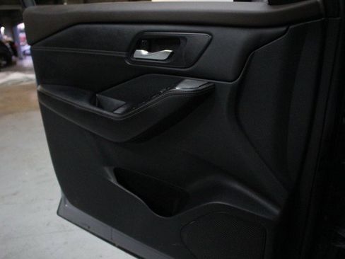 Used 2023 Nissan Rogue SV w/ SV Premium B Package image 19