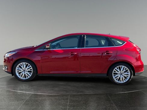 Used 2017 Ford Focus Titanium w/ Titanium Technology Package FWD image 5
