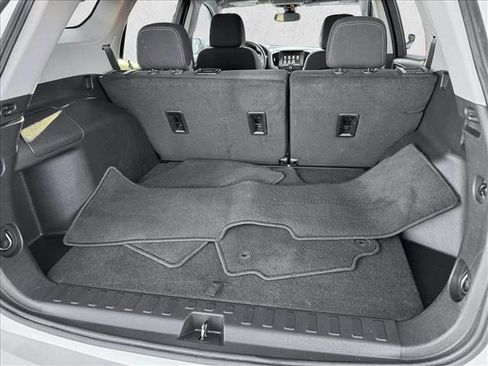 Used 2024 GMC Terrain SLE AWD/4WD image 8