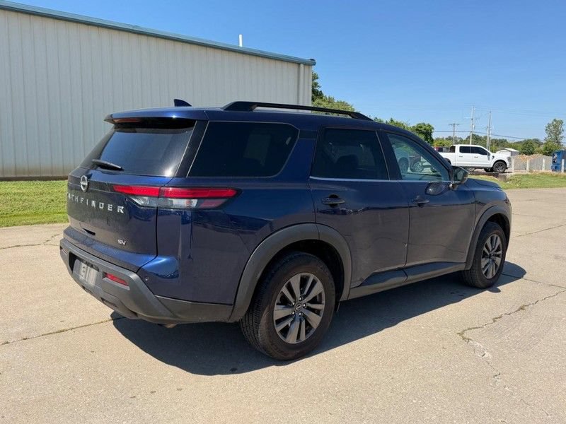 Used 2024 Nissan Pathfinder SV FWD image 3