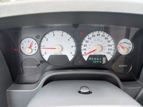Used 2007 Dodge Ram 1500 Truck ST w/ V6 Value Group RWD image 7