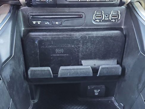 Used 2019 RAM 1500 Laramie AWD/4WD image 26