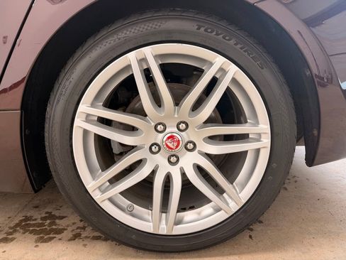 Used 2017 Jaguar XJ L Portfolio image 9