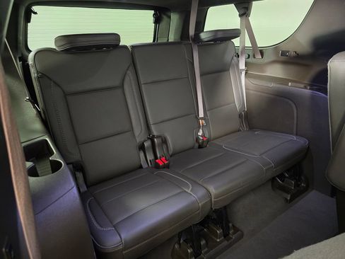 Used 2022 GMC Yukon XL Denali AWD/4WD image 13