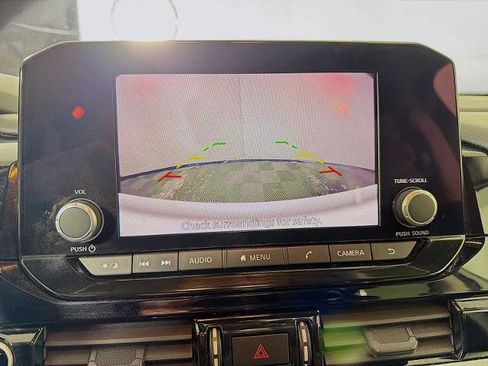 Certified 2024 Nissan Pathfinder SV image 11