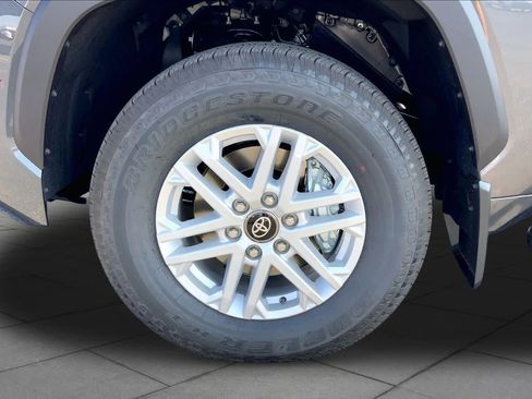 New 2026 Toyota Tundra SR5 w/ SR5 Convenience Package RWD image 11