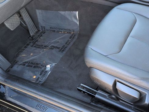 Used 2018 BMW 320i Sedan image 17