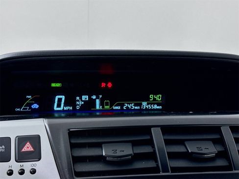 Used 2012 Toyota Prius V Five image 10