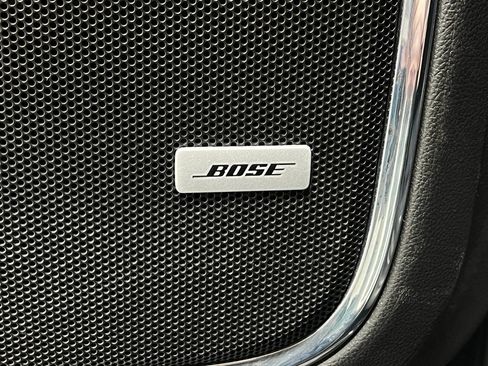 Used 2018 GMC Yukon SLT w/ Premium Edition AWD/4WD image 19