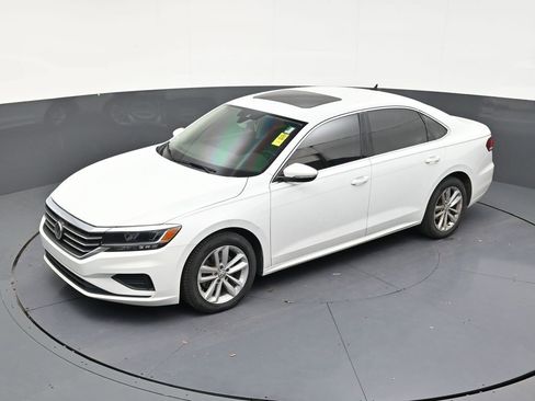 Used 2020 Volkswagen Passat 2.0T SE w/ Sunroof Package FWD image 12