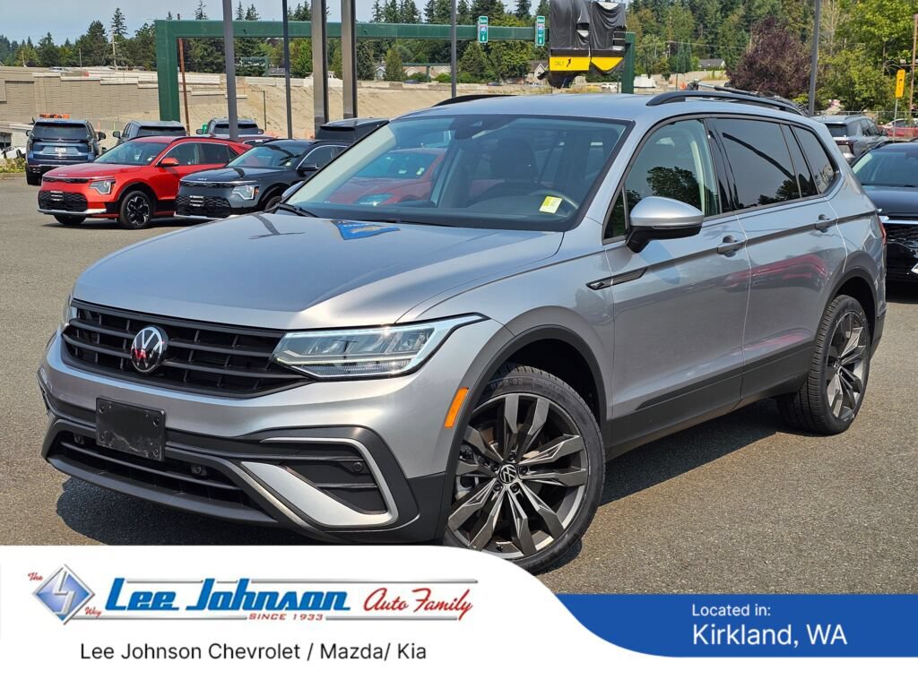 Used 2024 Volkswagen Tiguan S AWD/4WD image 1