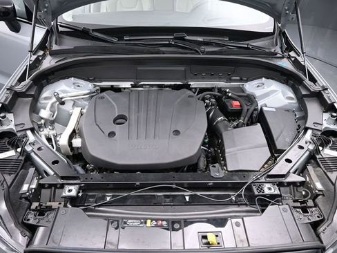 Used 2024 Volvo XC60 B5 Ultimate w/ Protection Package Premier image 32