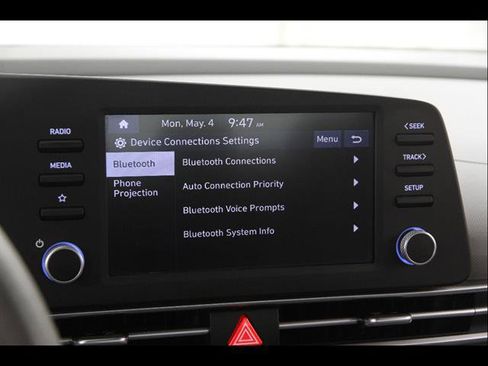 Certified 2024 Hyundai Elantra SE FWD image 11