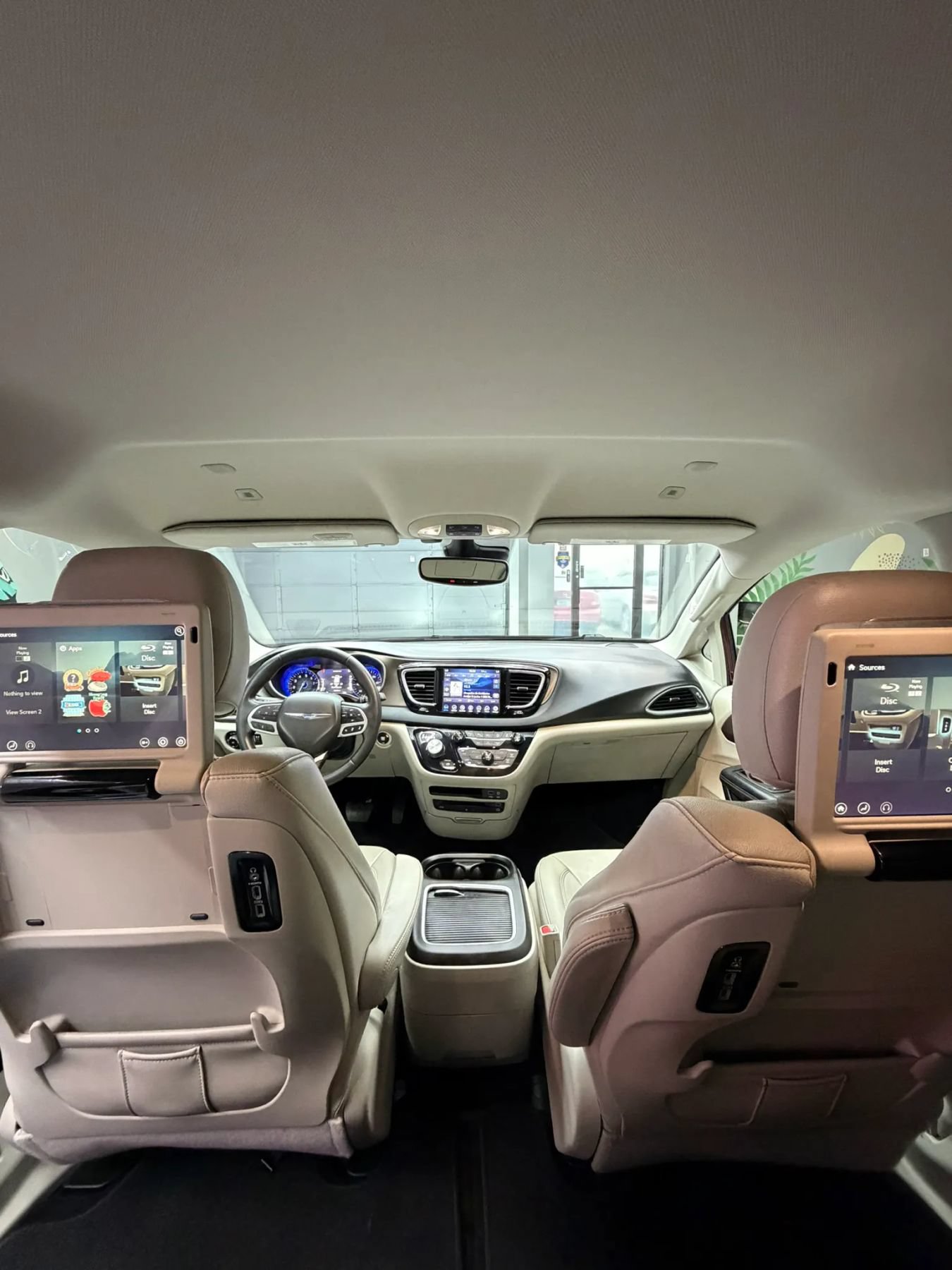 Used 2018 Chrysler Pacifica Touring-L Plus w/ Advanced Safetytec Group FWD image 30