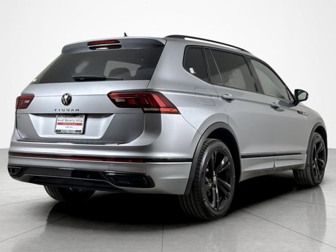 Used 2023 Volkswagen Tiguan SE R-Line FWD image 5