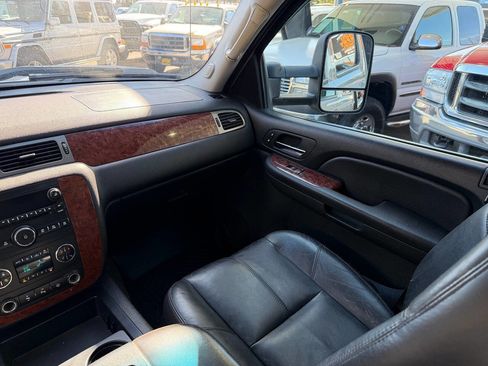 Used 2008 Chevrolet Silverado 3500 LTZ w/ Suspension Package, Off-Road image 23