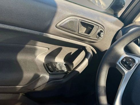 Used 2018 Ford Fiesta SE image 19