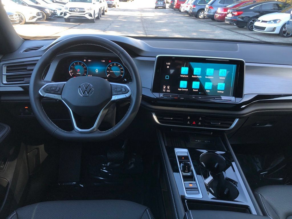 Used 2026 Volkswagen Atlas Cross Sport SE w/ Panoramic Sunroof Package AWD/4WD image 11