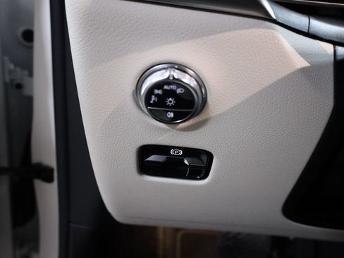 Used 2024 Mercedes-Benz GLC 300 4MATIC image 26