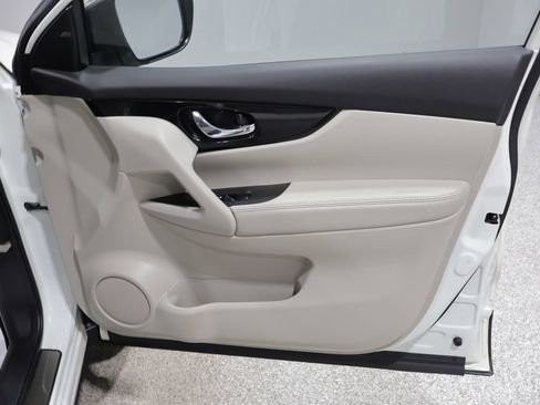 Used 2022 Nissan Rogue Sport SV w/ Technology Package AWD/4WD image 23
