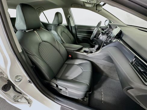 Used 2024 Toyota Camry SE FWD image 28