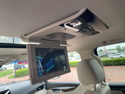 Used 2020 Cadillac Escalade Premium Luxury AWD/4WD image 34