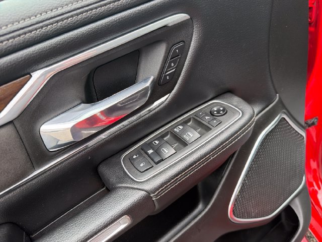 Used 2022 RAM 1500 Laramie AWD/4WD image 13