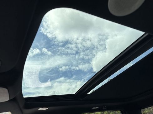 Used 2023 Ford F150 Lariat w/ Equipment Group 502A High image 30