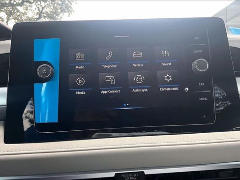 New 2026 Volkswagen Taos SE FWD image 19