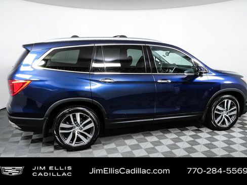 Used 2018 Honda Pilot Touring image 2