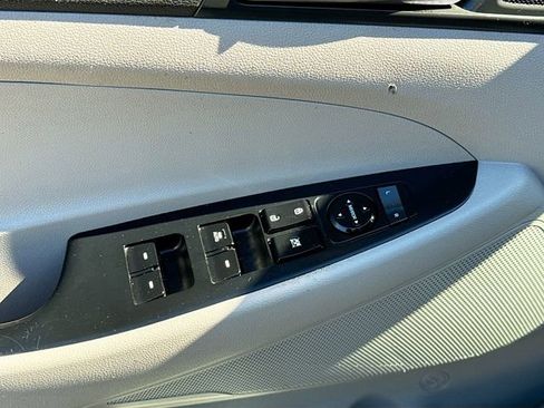 Used 2018 Hyundai Tucson SEL image 18