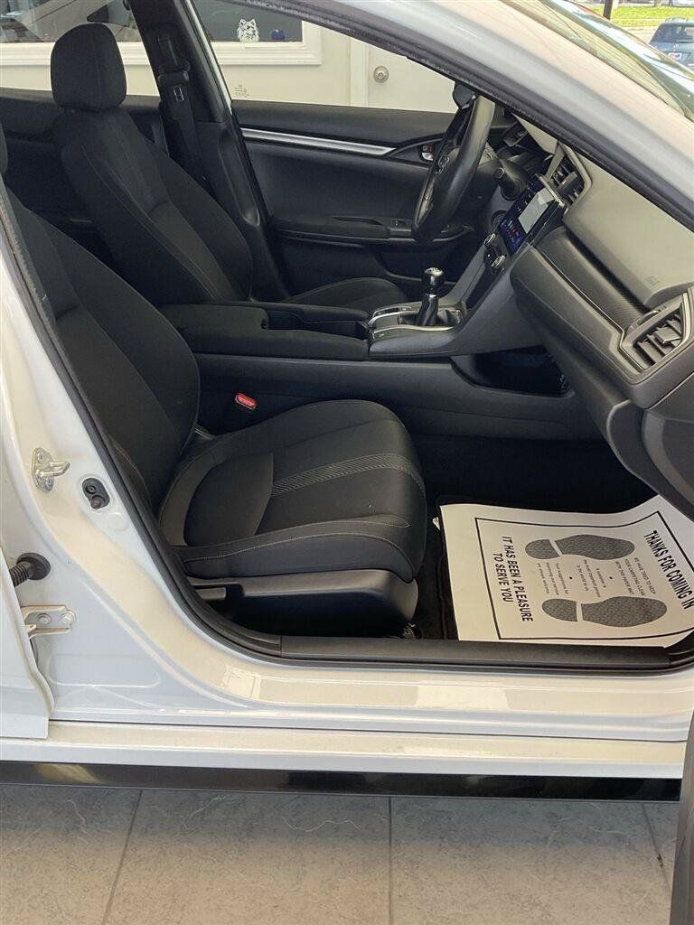 Used 2018 Honda Civic Sport image 12