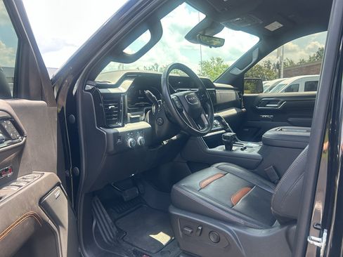 Used 2022 GMC Sierra 1500 AT4 w/ AT4 Premium Package AWD/4WD image 5
