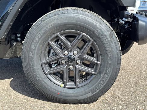 New 2026 Jeep Gladiator Sport AWD/4WD image 8