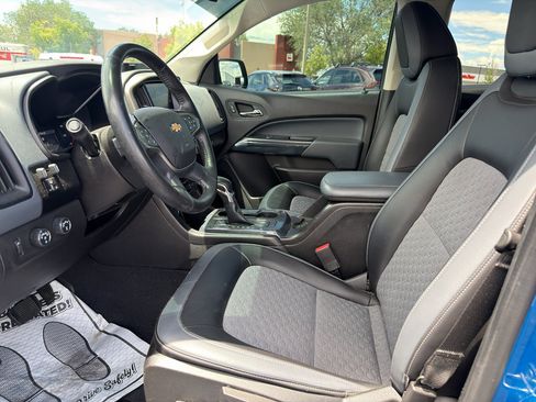 Used 2022 Chevrolet Colorado Z71 w/ Safety Package AWD/4WD image 9