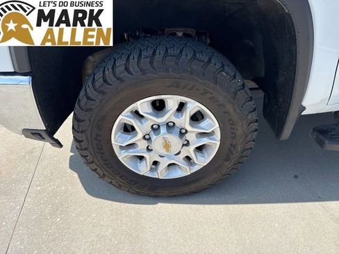 Used 2024 Chevrolet Silverado 2500 LT image 7