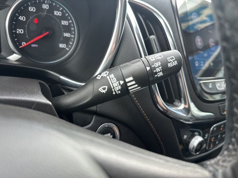 Used 2024 Chevrolet Equinox Premier FWD image 26