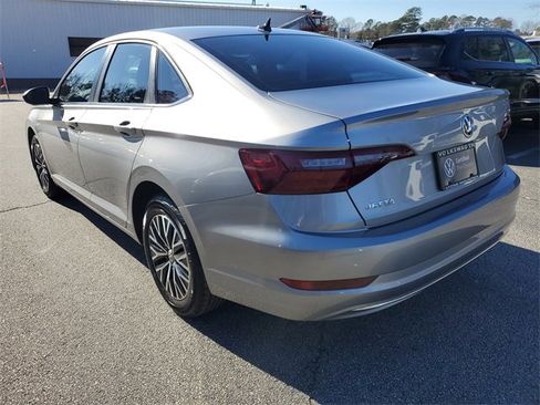 Certified 2021 Volkswagen Jetta SE image 6