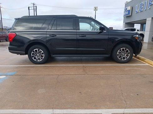 Used 2024 Ford Expedition Max XLT image 4