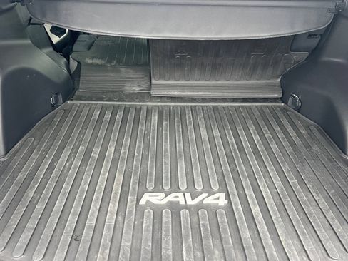 Used 2025 Toyota RAV4 XLE w/ Convenience Package AWD/4WD image 12